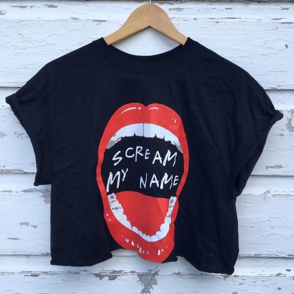 Urban Outfitters Tops - Scream my name Cropped Graphic Tee